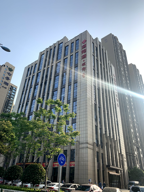 辦公樓中央空調(diào)、中央空調(diào)、湖南中央空調(diào)、中央空調(diào)節(jié)能改造、陜西中央空調(diào)、商用中央空調(diào)